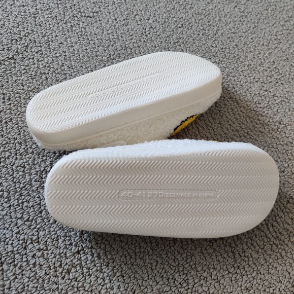 Smiley Slippers - Picture 6 of 7